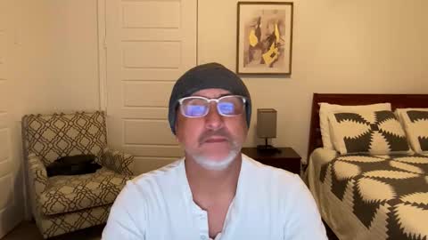 QS - INDEPENDENT MODEL online show from October 2025 04:24:01 AM