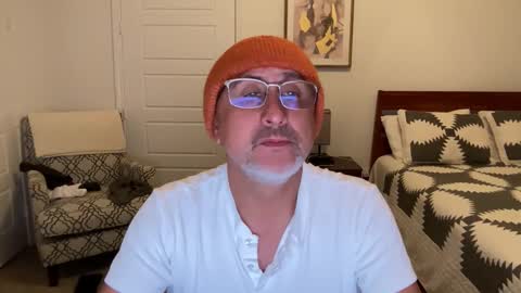 QS - INDEPENDENT MODEL online show from October 2025 02:45:01 AM