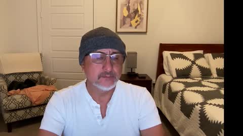 QS - INDEPENDENT MODEL online show from October 2025 04:18:02 AM