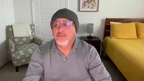 QS - INDEPENDENT MODEL online show from October 2025 11:16:02 PM