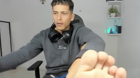 latinoalpha73 online show from February 2026 02:00:02 PM