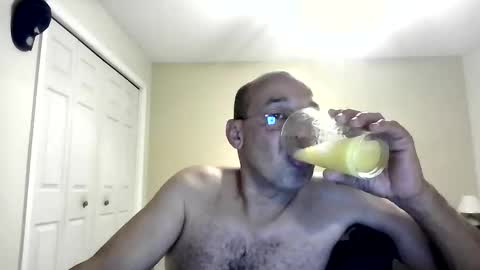 latinoinfla online show from October 2025 02:01:01 AM