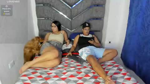 Snapshot of latinos_couples chatting on August 2026 04:47:01 AM James and Sara online show from August 2026 04:47:01 AM