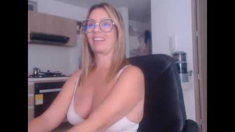 latinpaprika online show from February 2025 01:33:01 AM