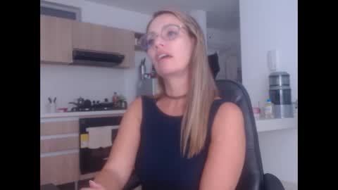 latinpaprika online show from October 2025 11:14:01 PM