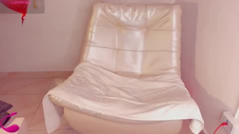 Snapshot of latrellx7 chatting on February 2026 07:51:01 AM LEANDRO online show from February 2026 07:51:01 AM