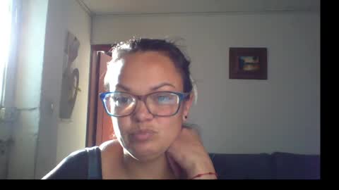 Snapshot of lau16310 chatting on April 2026 09:53:02 PM Laura online show from April 2026 09:53:02 PM