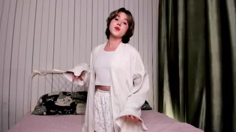 Kylie online show from October 2025 08:08:02 PM