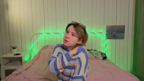 Kylie online show from November 2025 08:33:02 PM