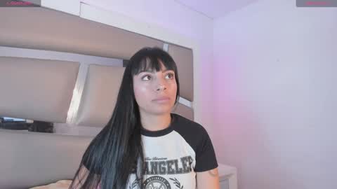 laura__js_ online show from February 2025 08:14:02 PM