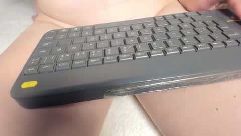 laura__js_ online show from October 2025 05:52:02 AM