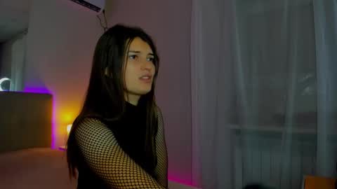 Laura online show from September 2025 05:29:01 AM