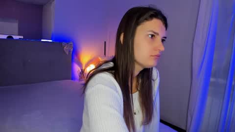 Snapshot of laura__leee chatting on July 2026 04:58:02 AM Laura online show from July 2026 04:58:02 AM