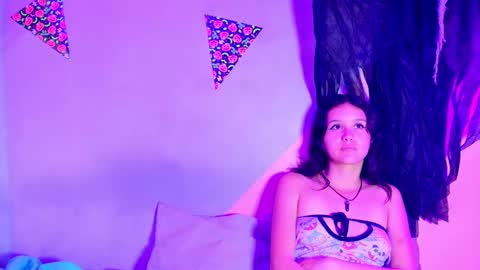 laura_and_kevin online show from October 2025 06:47:01 PM