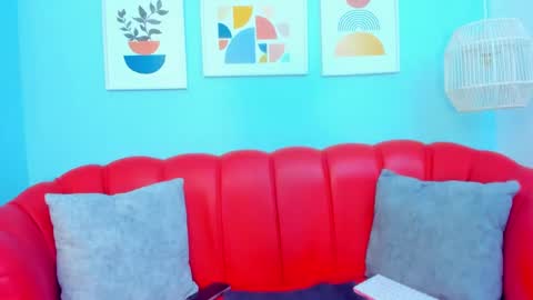 Laura online show from January 2025 04:04:01 PM