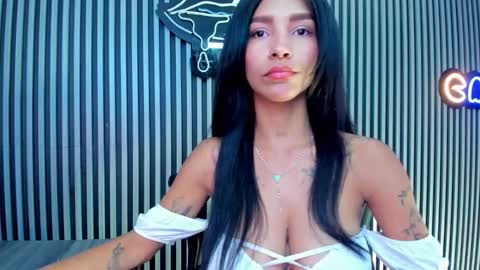 Laura online show from January 2025 01:32:02 PM