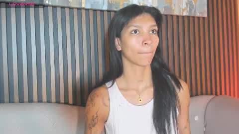 Laura online show from October 2025 12:36:02 PM