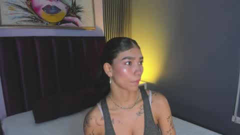 Snapshot of laura_aristizabal_19 chatting on April 2026 12:37:01 PM Laura online show from April 2026 12:37:01 PM