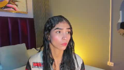 Snapshot of laura_aristizabal_19 chatting on June 2026 11:46:02 AM Laura online show from June 2026 11:46:02 AM