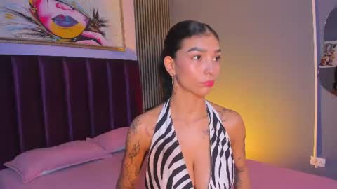 Snapshot of laura_aristizabal_19 chatting on July 2026 12:11:01 PM Laura online show from July 2026 12:11:01 PM