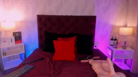 Laura Bassi online show from March 2025 08:41:01 AM