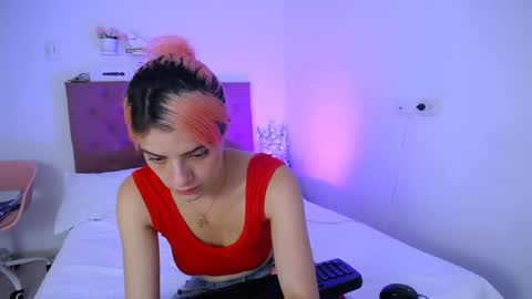 LAURA online show from January 2025 03:44:01 PM