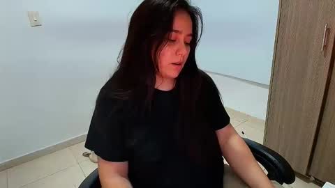 laura online show from December 2025 01:55:02 AM