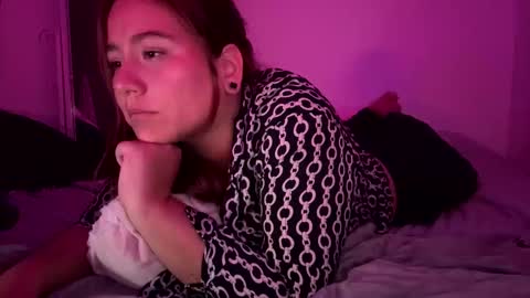 laura online show from April 2026 09:30:01 PM