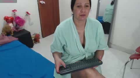 laura_foxx2379 online show from September 2025 11:49:01 PM