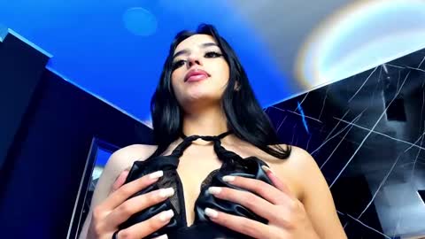 Snapshot of laura_hentai chatting on December 2024 04:28:01 PM Laura online show from December 2024 04:28:01 PM