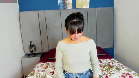 laura hotties online show from October 2025 12:58:01 PM