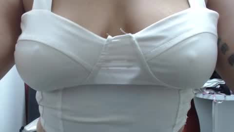  Laura  online show from September 2025 01:22:01 PM