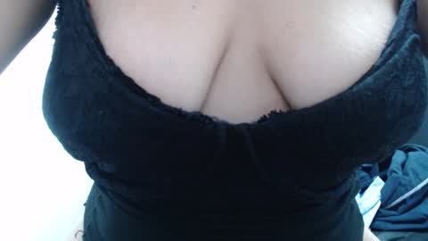  Laura  online show from February 2026 12:59:02 PM