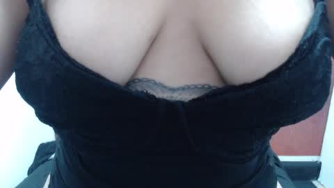  Laura  online show from February 2026 02:35:01 PM