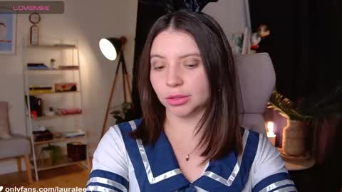 Laura Lee. online show from October 2025 01:48:02 AM