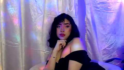 laura_pink01 online show from February 2025 01:40:01 AM