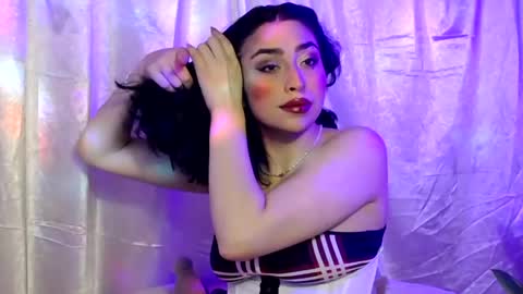 laura_pink01 online show from February 2025 11:20:02 PM