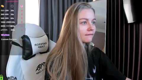 Laura online show from December 2025 09:51:01 AM