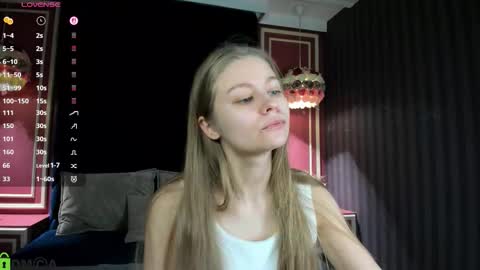 Snapshot of laura_pudd chatting on February 2026 10:14:02 AM Laura online show from February 2026 10:14:02 AM