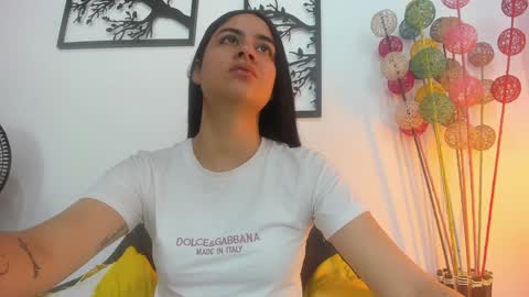 LAURA SOE online show from January 2025 01:22:01 PM