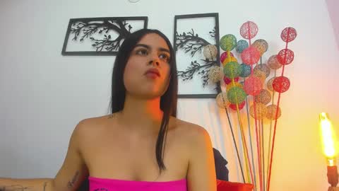 LAURA SOE online show from January 2025 06:24:02 PM