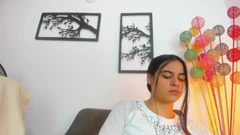 LAURA SOE online show from February 2025 01:30:01 PM