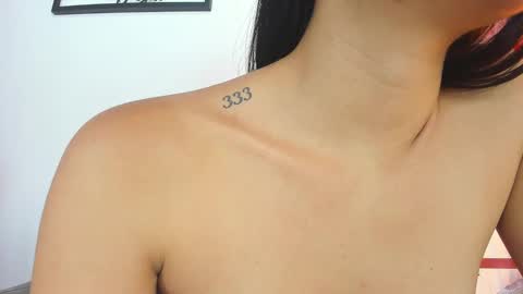 LAURA SOE online show from March 2025 06:22:02 PM