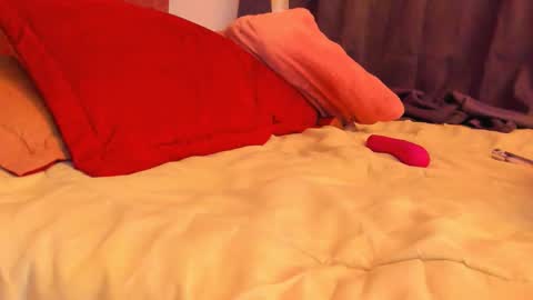 LAURA SOE online show from September 2025 06:55:01 PM