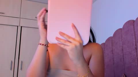 LAURA SOE online show from November 2025 11:26:02 PM