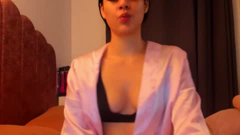 LAURA SOE online show from November 2025 12:13:01 AM