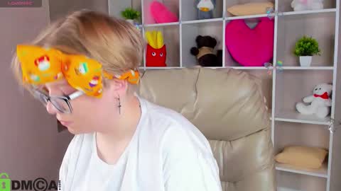 Snapshot of lauraaa_smith chatting on February 2026 09:59:01 AM Laura online show from February 2026 09:59:01 AM