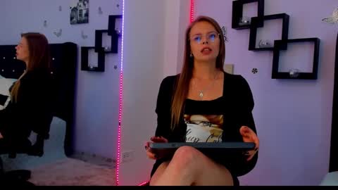 Laura Blue online show from January 2025 12:11:01 AM