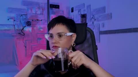 lauradavidsons online show from November 2025 05:00:01 PM