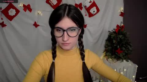 Laura online show from December 2024 11:04:02 AM